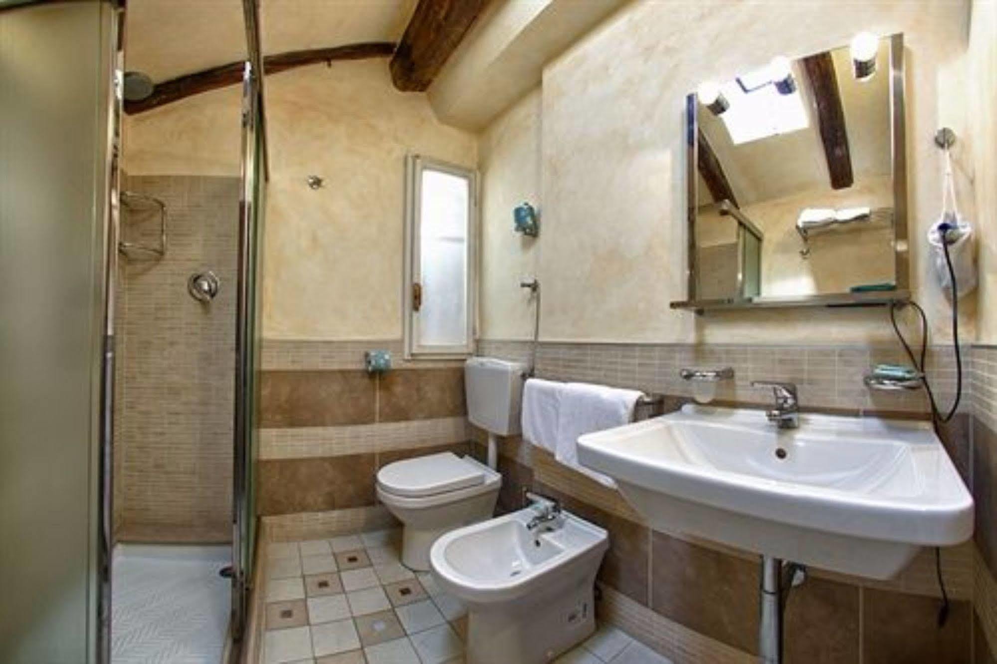 בולוניה Hotel Pedrini מראה חיצוני תמונה