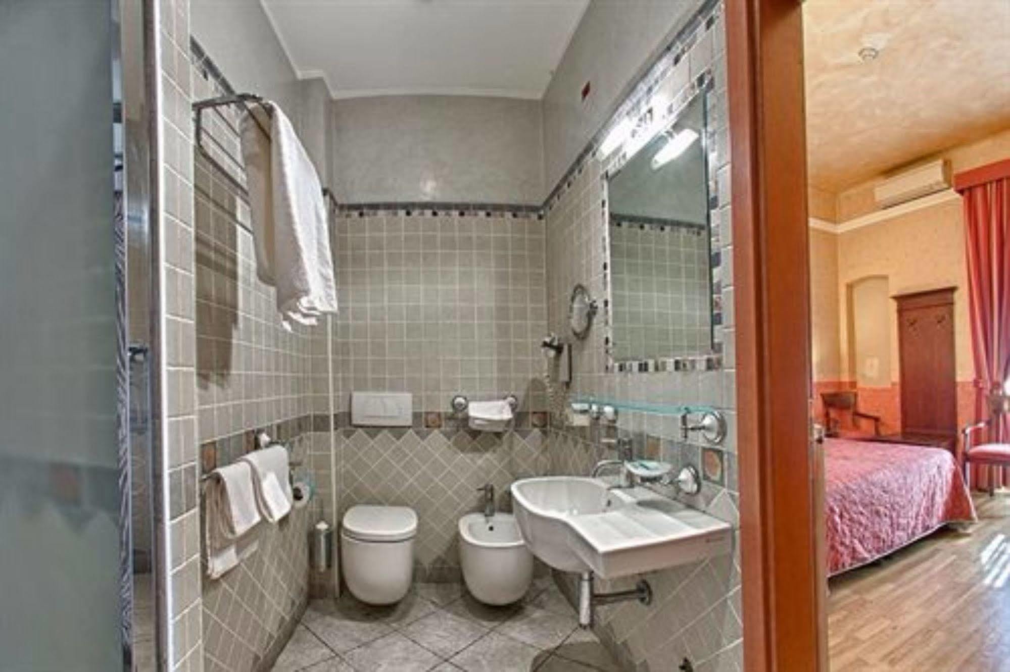 בולוניה Hotel Pedrini מראה חיצוני תמונה
